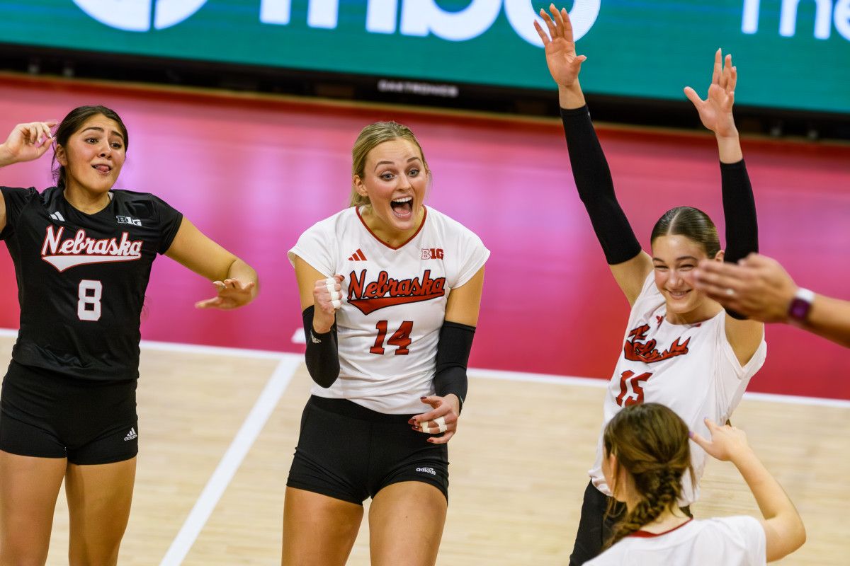 08_VB vs Wisconsin 1021
