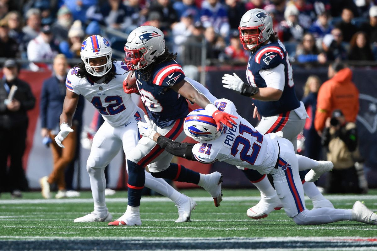 Stevenson attempts to break a tackle against the Buffalo Bills.