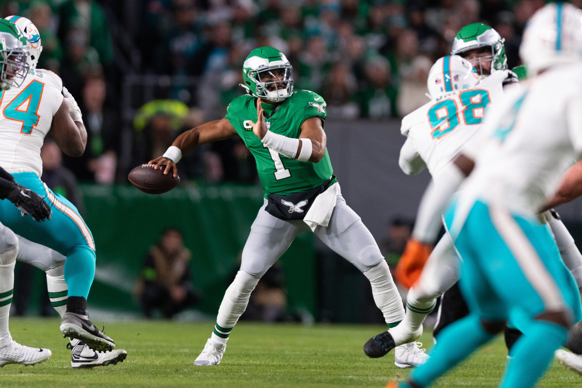 Philadelphia Eagles quarterback Jalen Hurts (1) gets ready to throw a pass against the Miami Dolphins in Week 7 during the 2023 NFL season.