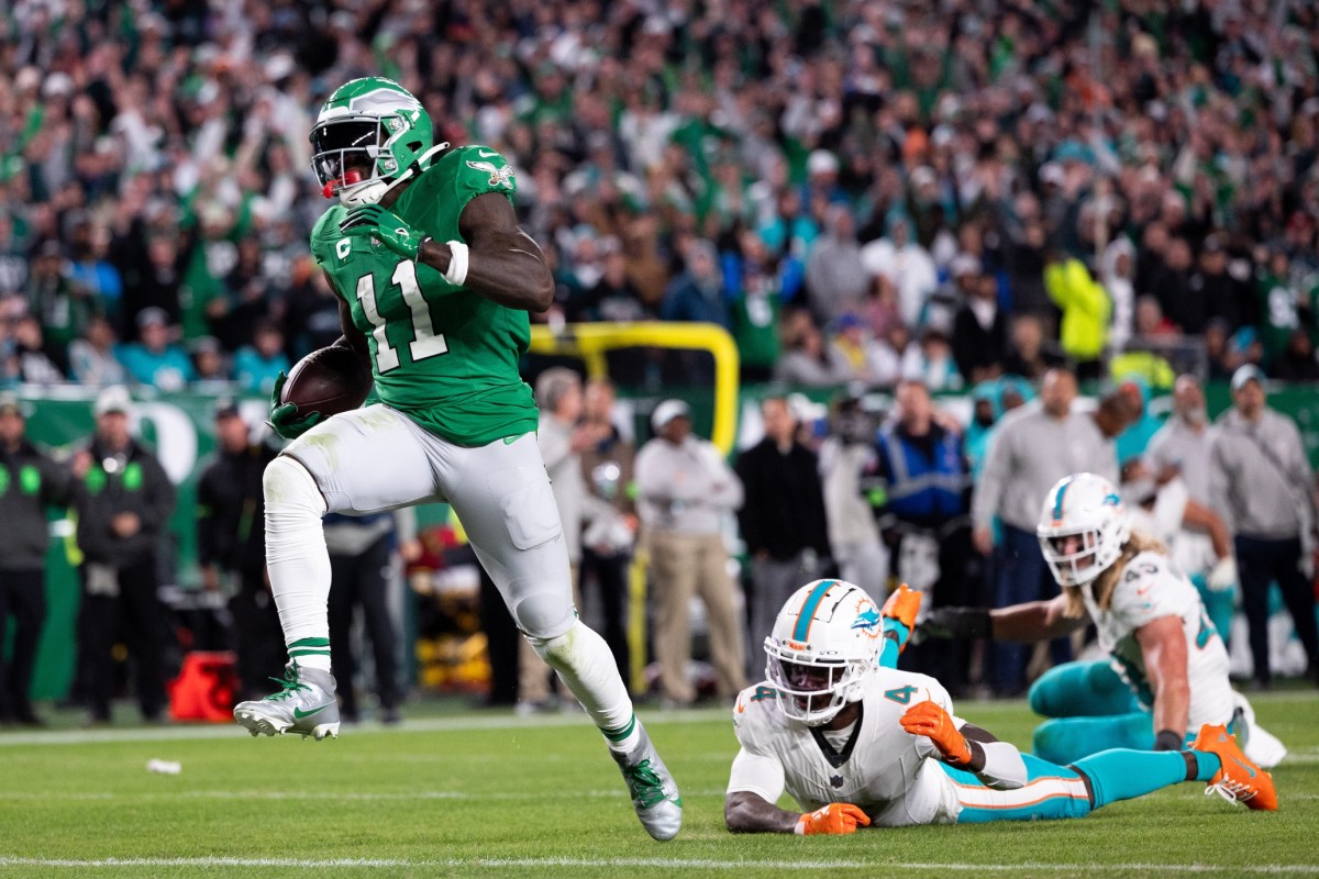 Eagles receiver A.J. brown had 10 catches for 137 yards and a touchdown in Philadelphia's dominant win over the Dolphins in Week 7.