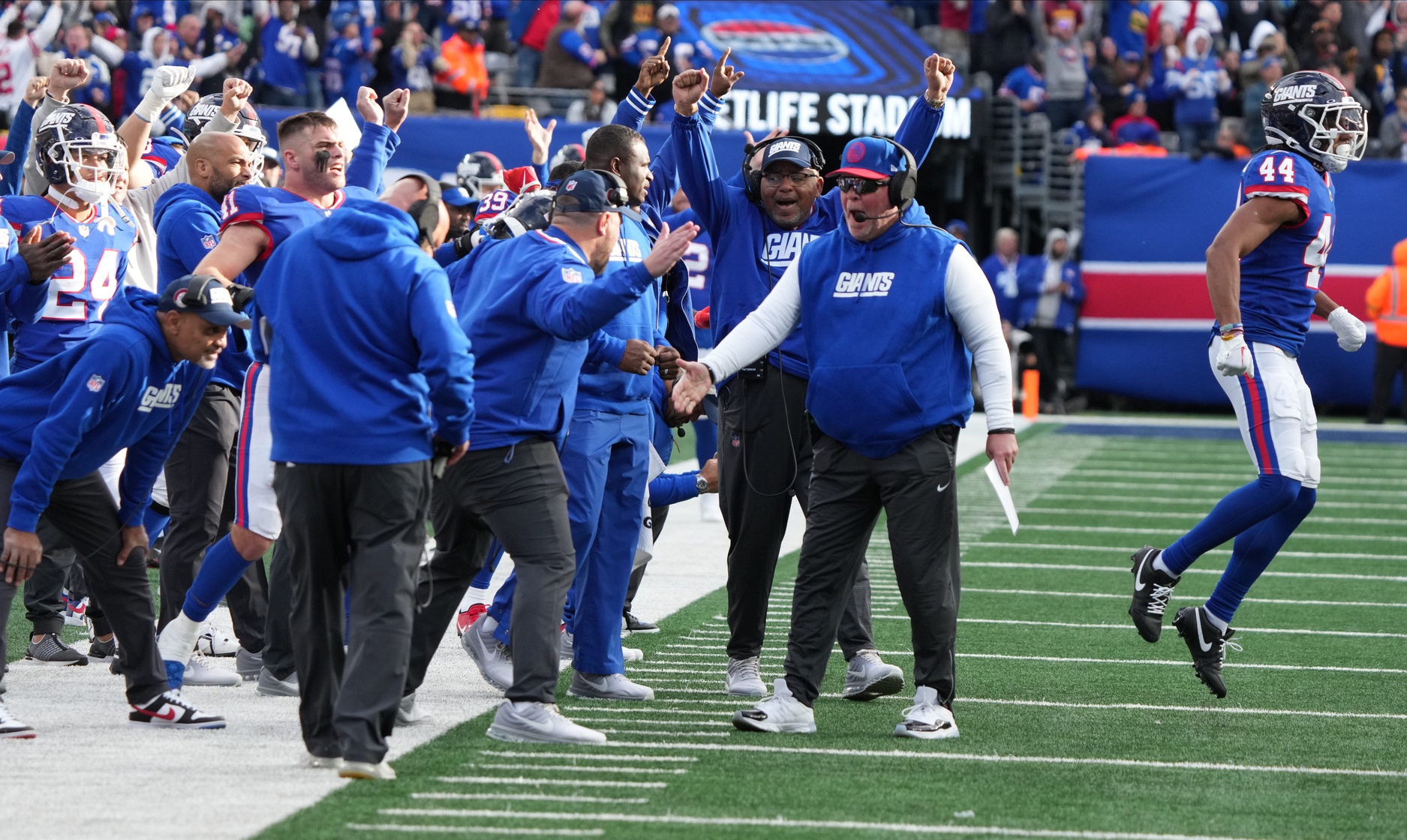 East Rutherford, NJ October 22, 2023 -- The Giants sideline after a stop on a fourth down play that sealed the game for the Giants. The NY Giants host the Washington Commanders at MetLife Stadium in East Rutherford, NJ on October 22, 2023.