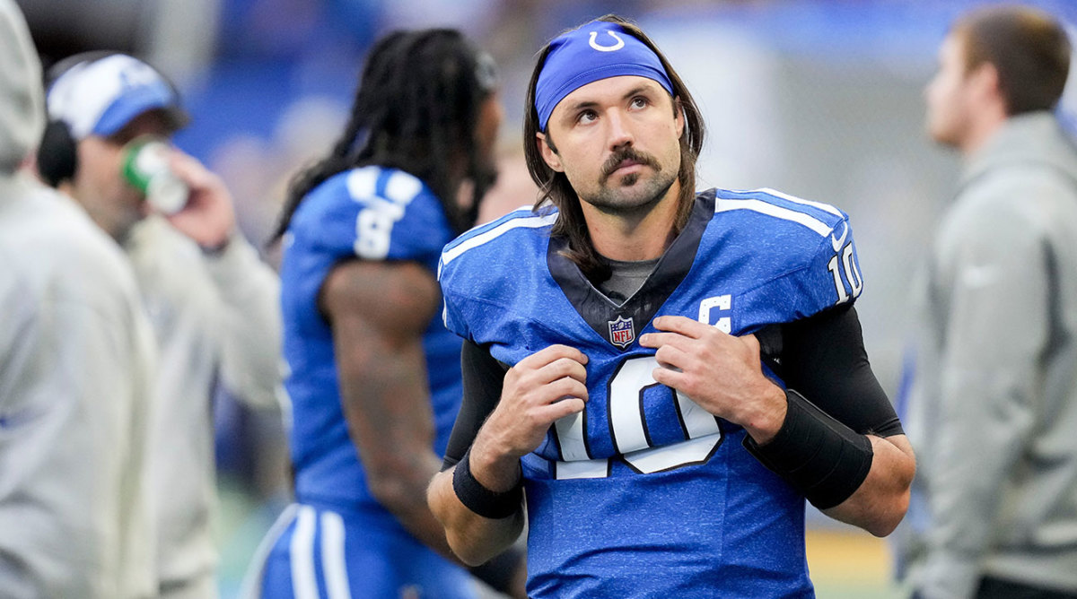 Minshew looks on longingly during a Colts loss to the Browns