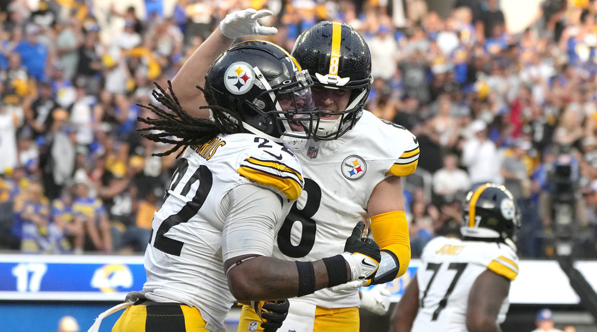 Kenny Pickett and Najee Harris celebrate