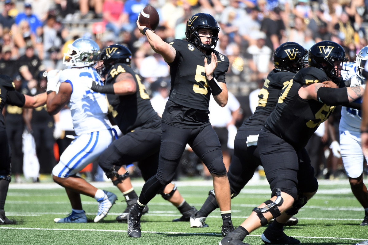 Vanderbilt Commodores quarterback AJ Swann (5) throws a pass against the Kentucky Wildcats during the first half at FirstBank Stadium