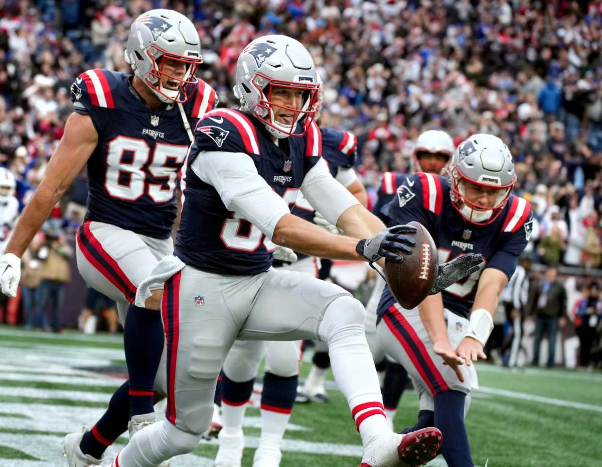 NFL Expert Suggests Shocking Patriots Trade Deadline Deal - Sports  Illustrated New England Patriots News, Analysis and More