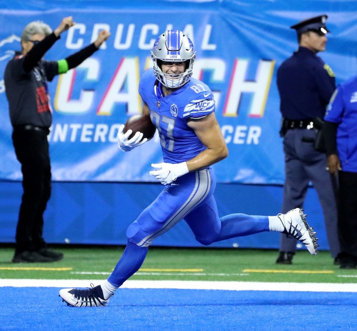 Monday Night Football at Ford Field will feature Rookie tight ends Michael Mayer and Sam LaPorta.