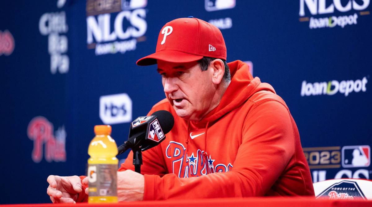Phillies manager Rob Thomson speaks with the media before an NLCS game.
