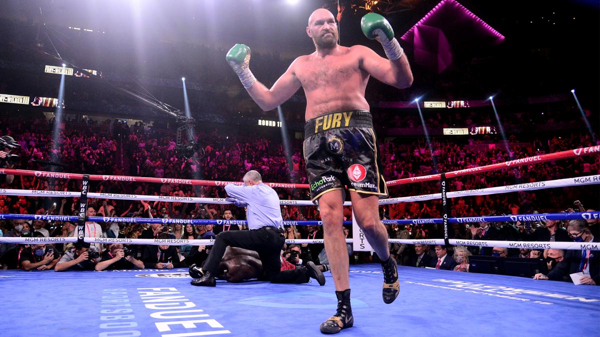 Tyson Fury celebrates a knock out