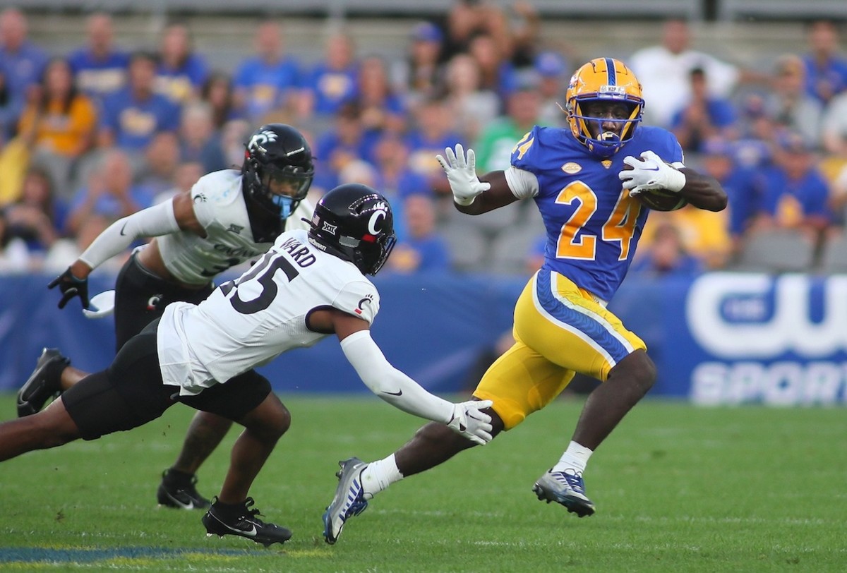 Pitt Panthers Pat Narduzzi, C'Bo Flemister Share Moment After Notre