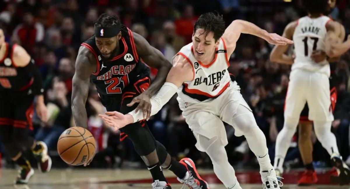 Arcidiacono (R) Is back in New York after spending the final parts of last season with Portland