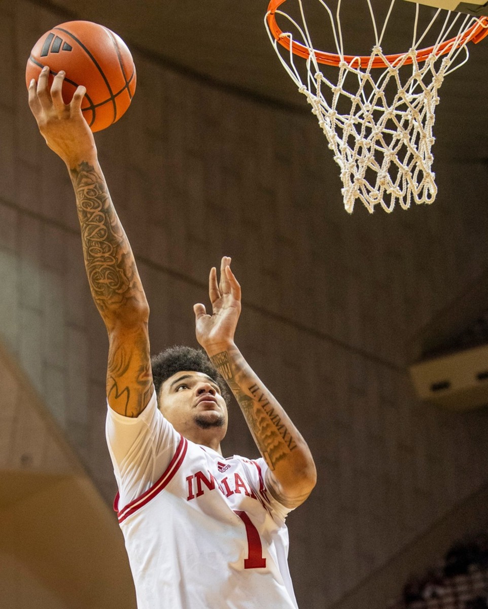 Indiana's Kel'el Ware (1) shoots during the Indiana versus University of Indianapolis men's basketball game.