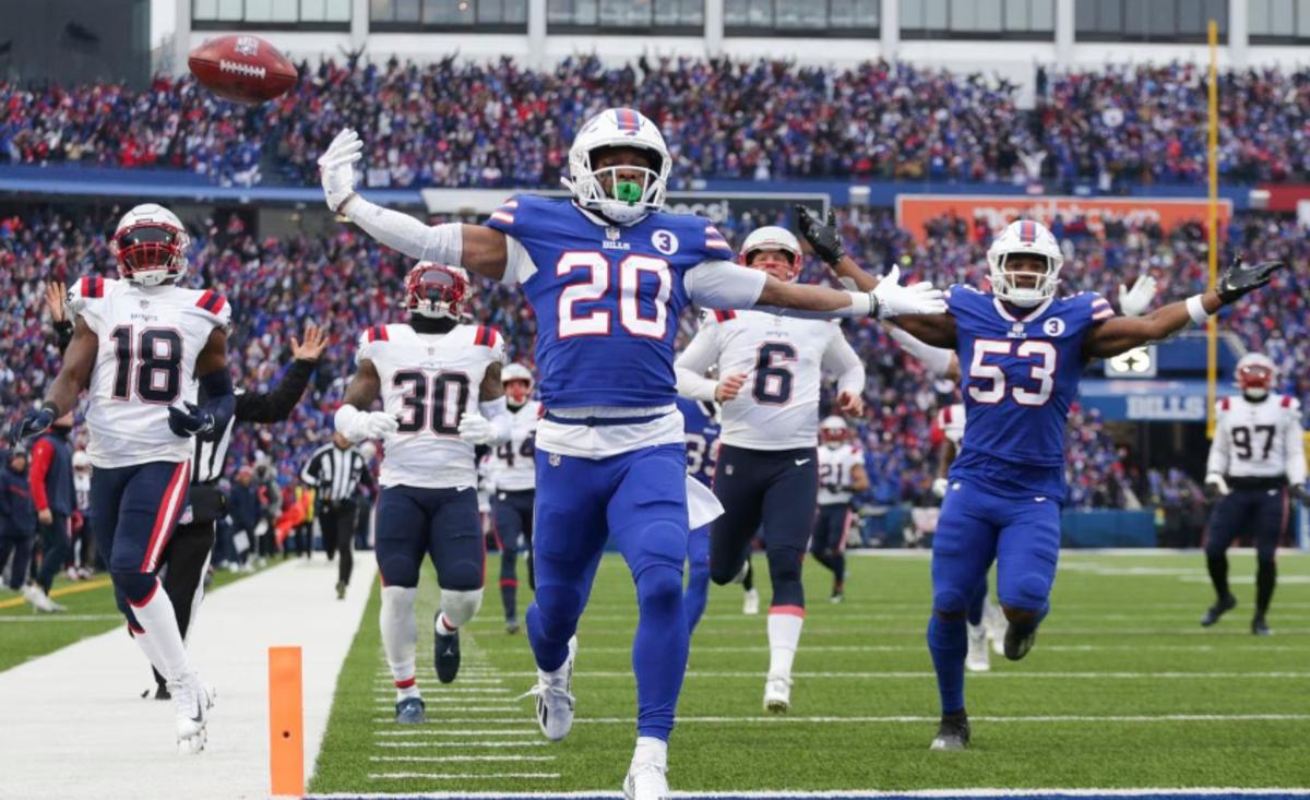 Hines (20) made an instant impact in the Bills' return game