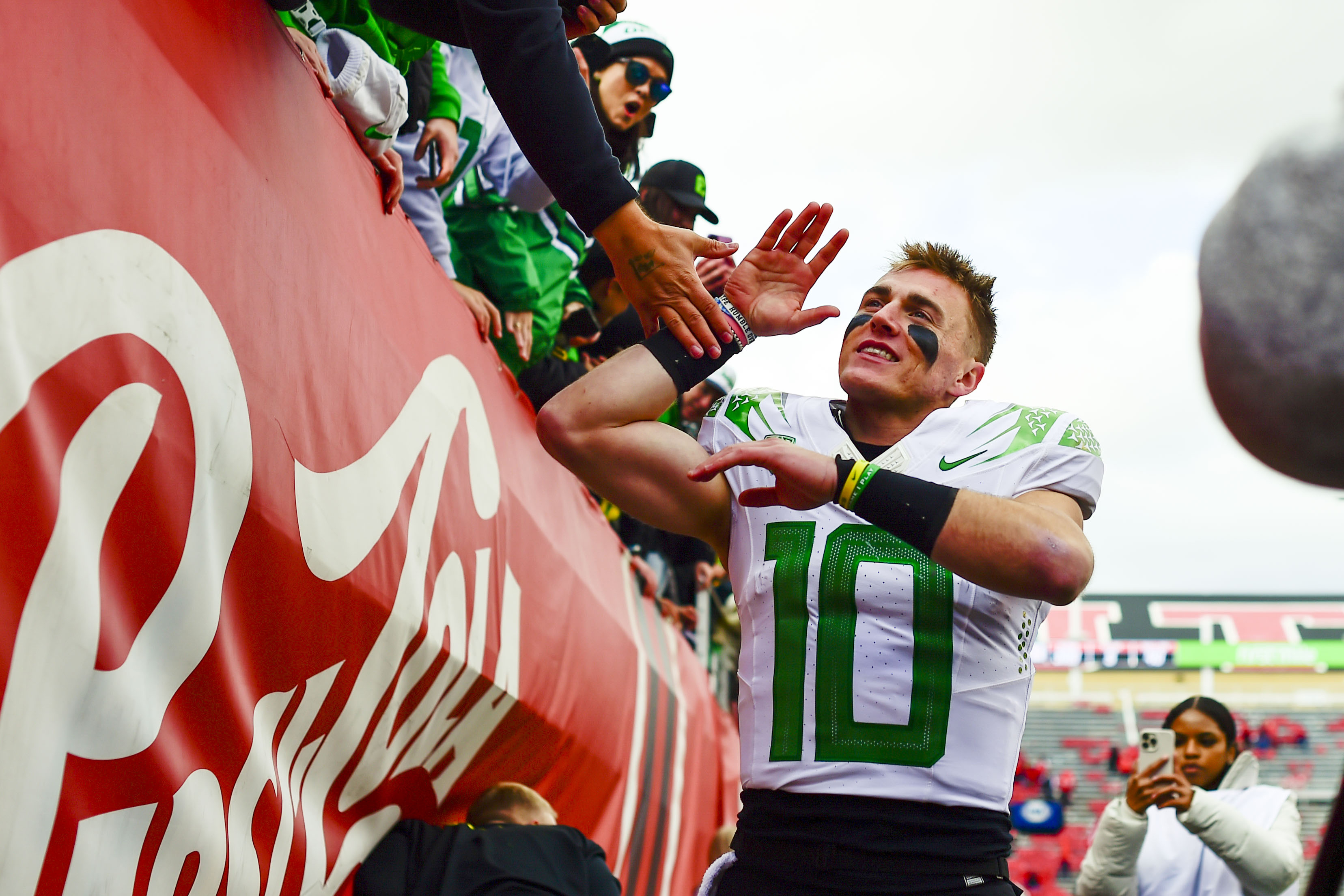 Oct 28, 2023; Salt Lake City, Utah, USA; Oregon Ducks quarterback Bo Nix (10) thanks fans after defeating the Utah Utes at Rice-Eccles Stadium.