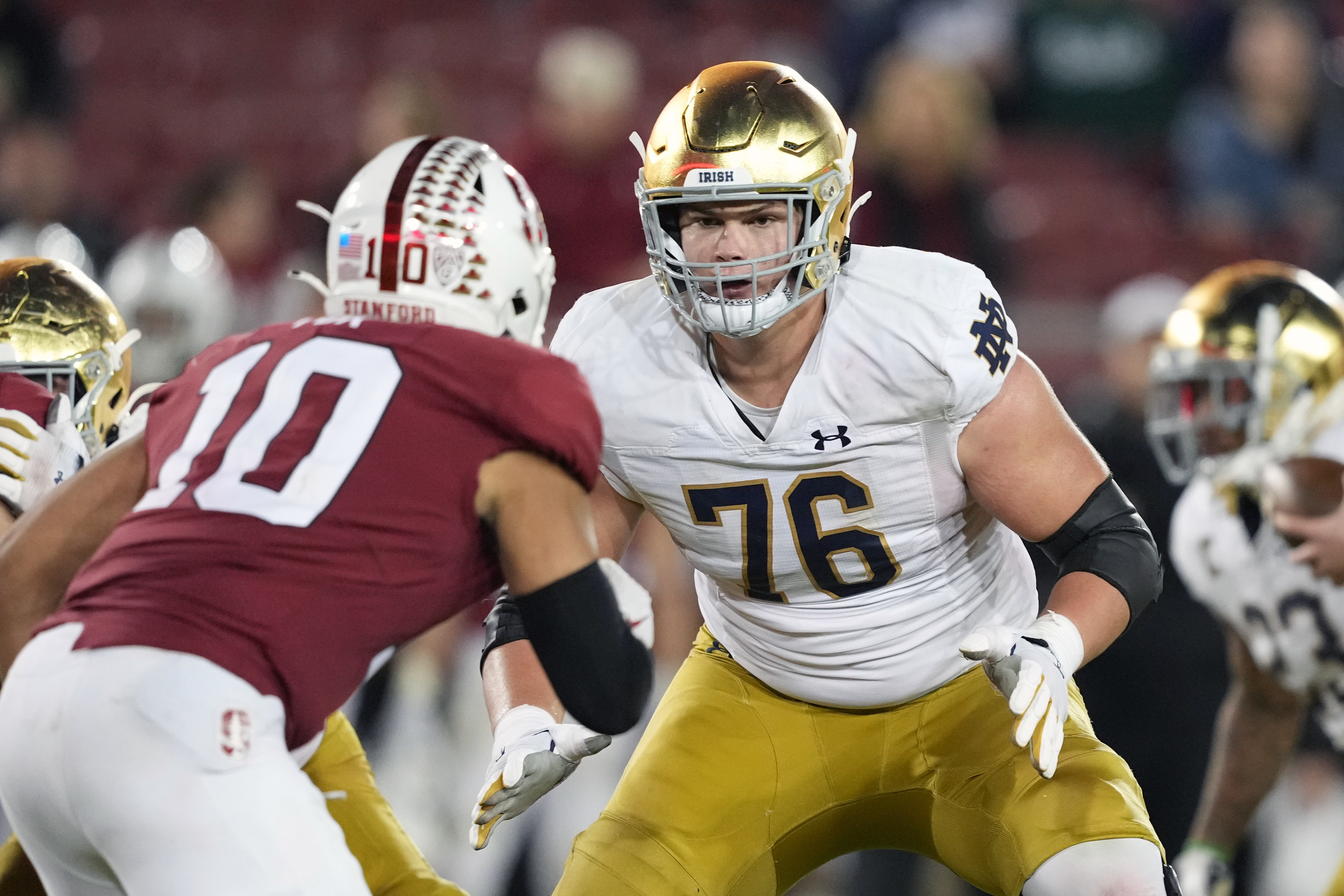 Notre Dame left tackle Joe Alt could be a fit for the Washington Commanders in the 2024 NFL Mock Draft. 