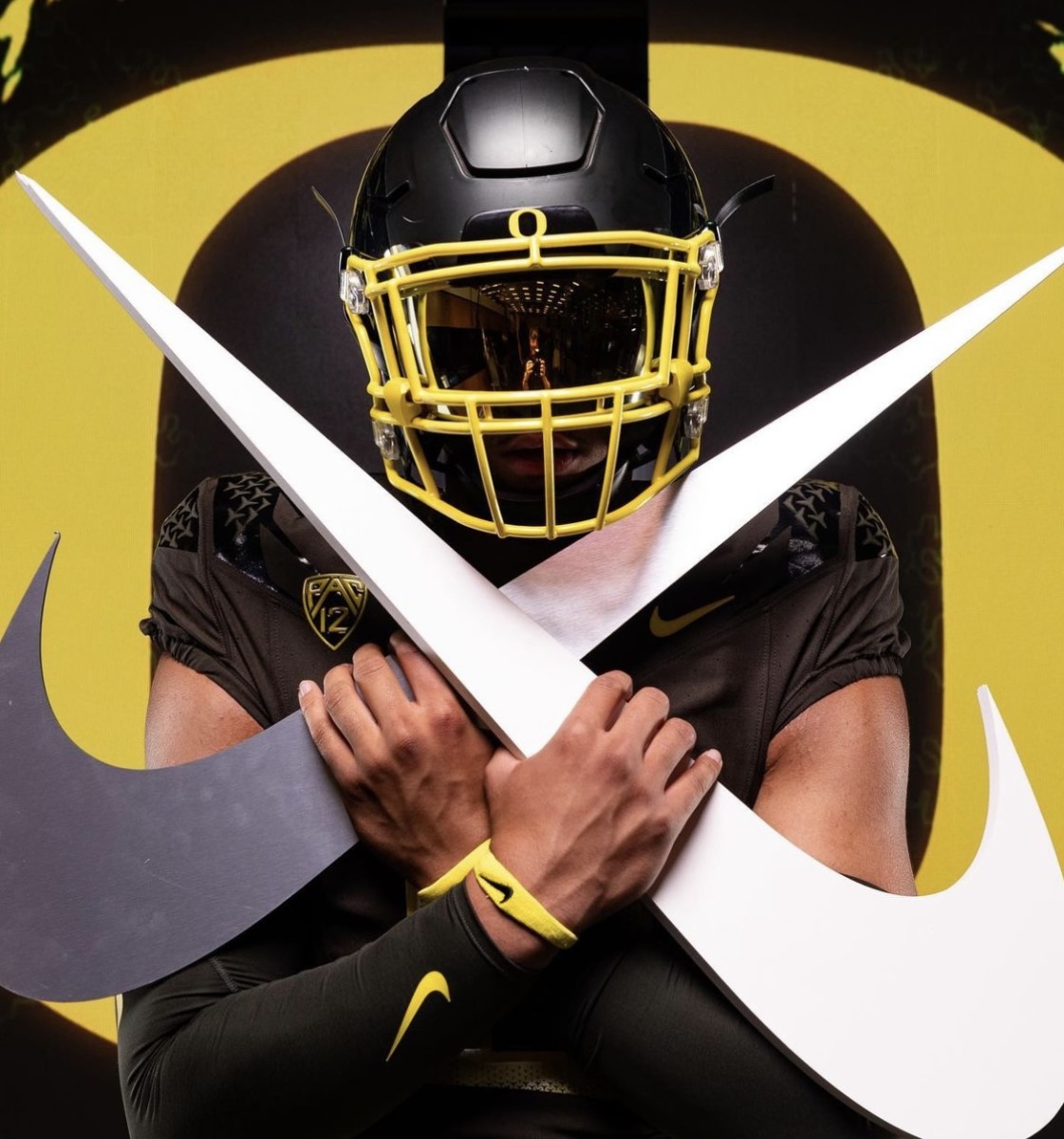Elijah Rushing is the latest blue-chip defender to join Oregon's 2024 recruiting class.