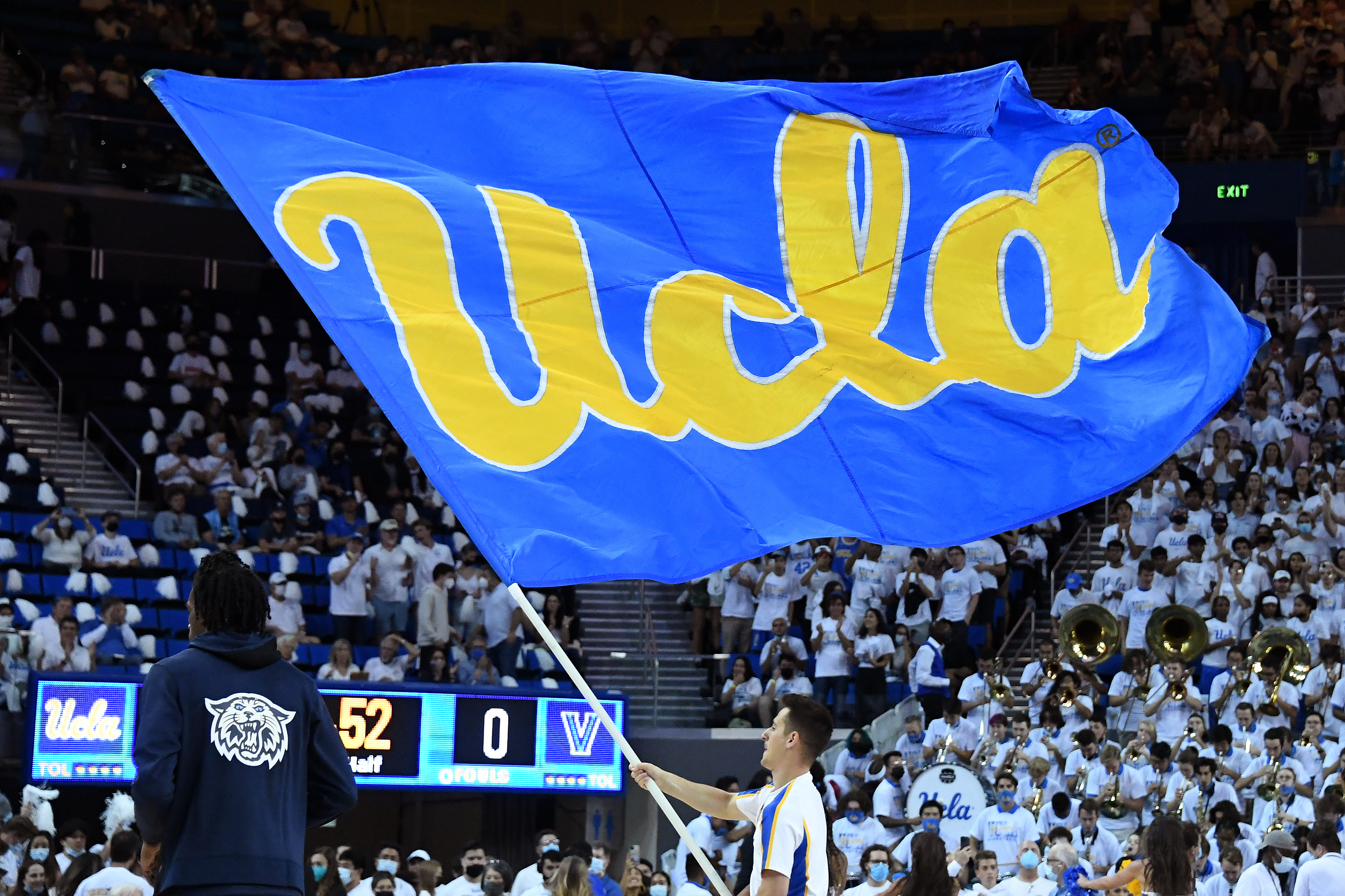 UCLA Athletes Significant Connections at NIL Networking Event