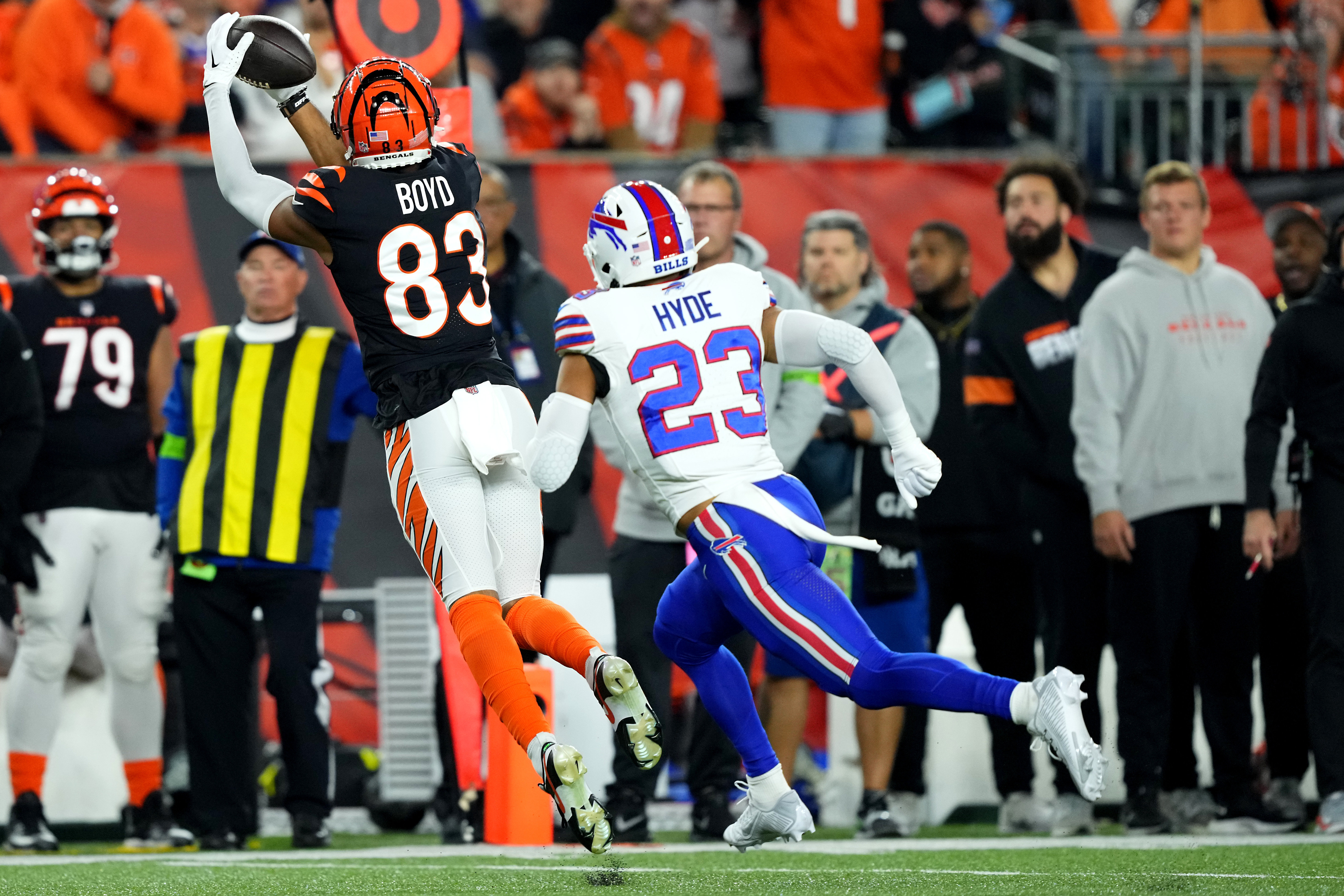 Bengals receiver Tyler Boyd makes a catch during Sunday night's game.