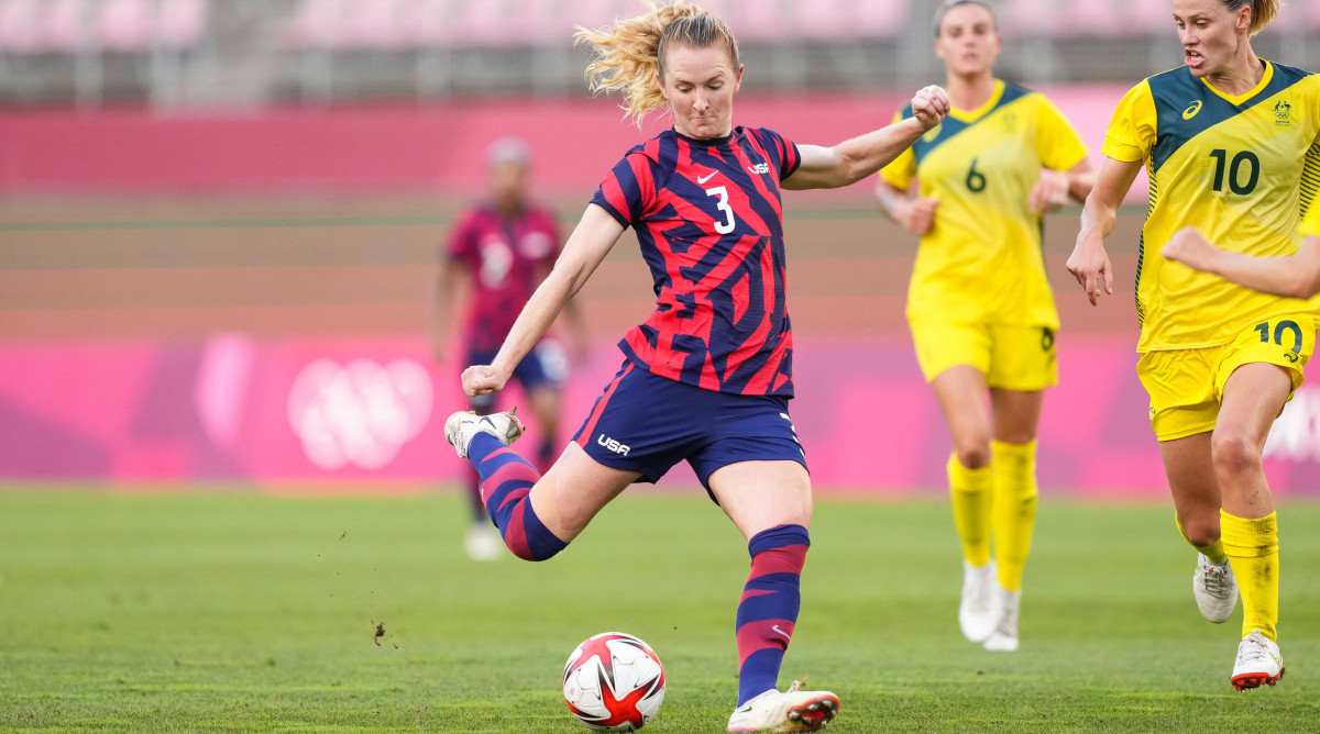 Sam Mewis shoots the ball during the USWNT’s match vs. Australia at the 2021 Olympics.