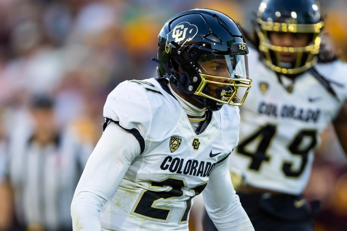 Colorado Buffaloes safety Shilo Sanders (21) against the Arizona State Sun Devils at Mountain America Stadium