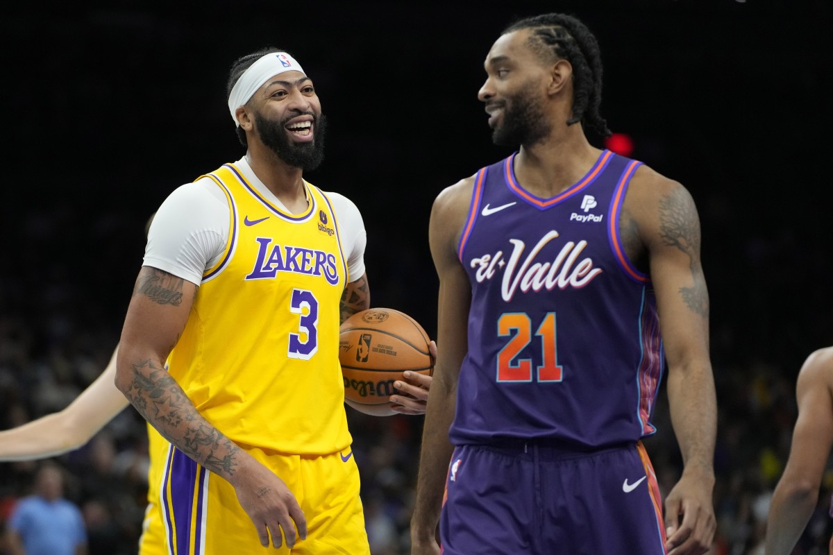 NBA Refs Miss Significant Call In LakersSuns Game Fastbreak on FanNation