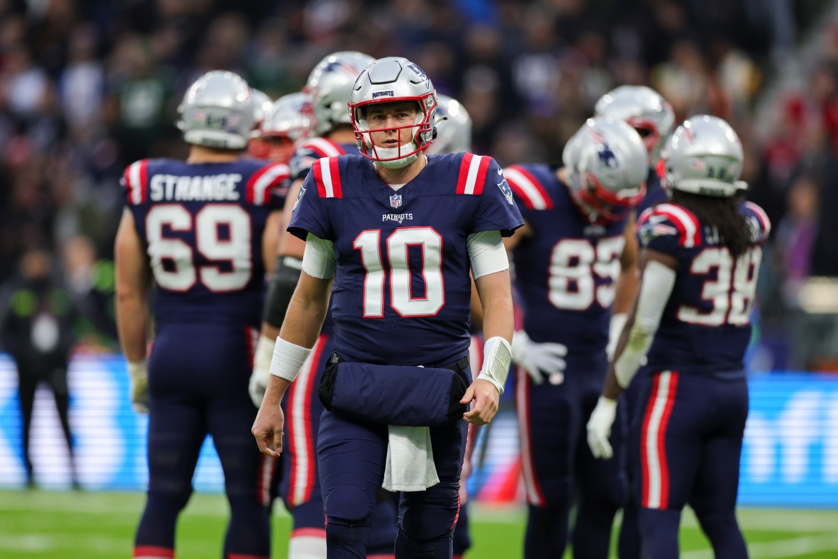 It was another dismal outing for Mac Jones and the Patriots' offense in Week 10 against the Colts. Jones was benched late in the fourth quarter for Bailey Zappe.