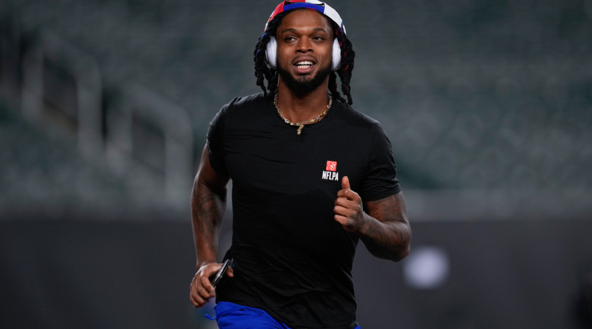 Buffalo Bills safety Damar Hamlin works out prior to an NFL football game against the Cincinnati Bengals, Sunday, Nov. 5, 2023, in Cincinnati. (AP Photo/Carolyn Kaster)   