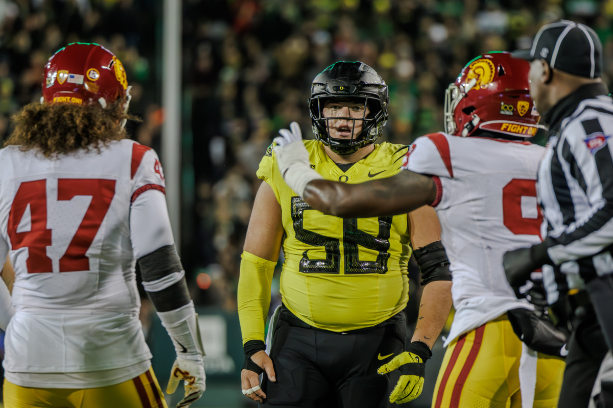 Oregon Football Dan Lanning Provides Injury Updates on Running Back