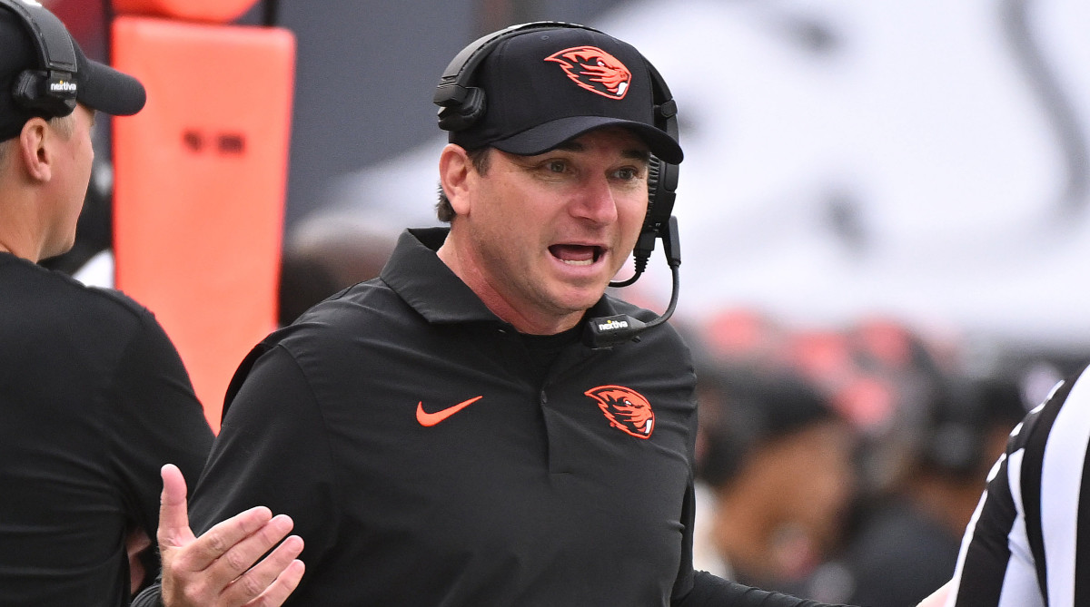 Oregon State football coach Jonathan Smith on the sideline