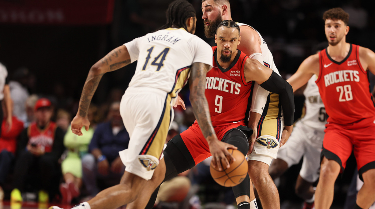 Rockets’ Dillon Brooks defends Pelicans’ Brandon Ingram.