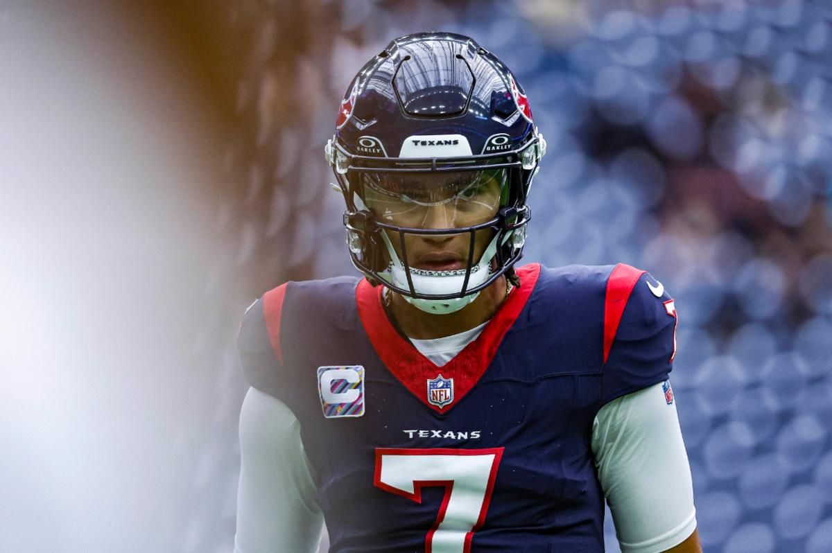 Houston Texans quarterback C.J. Stroud (7) warms up before the game against the New Orleans Saints at NRG Stadium.