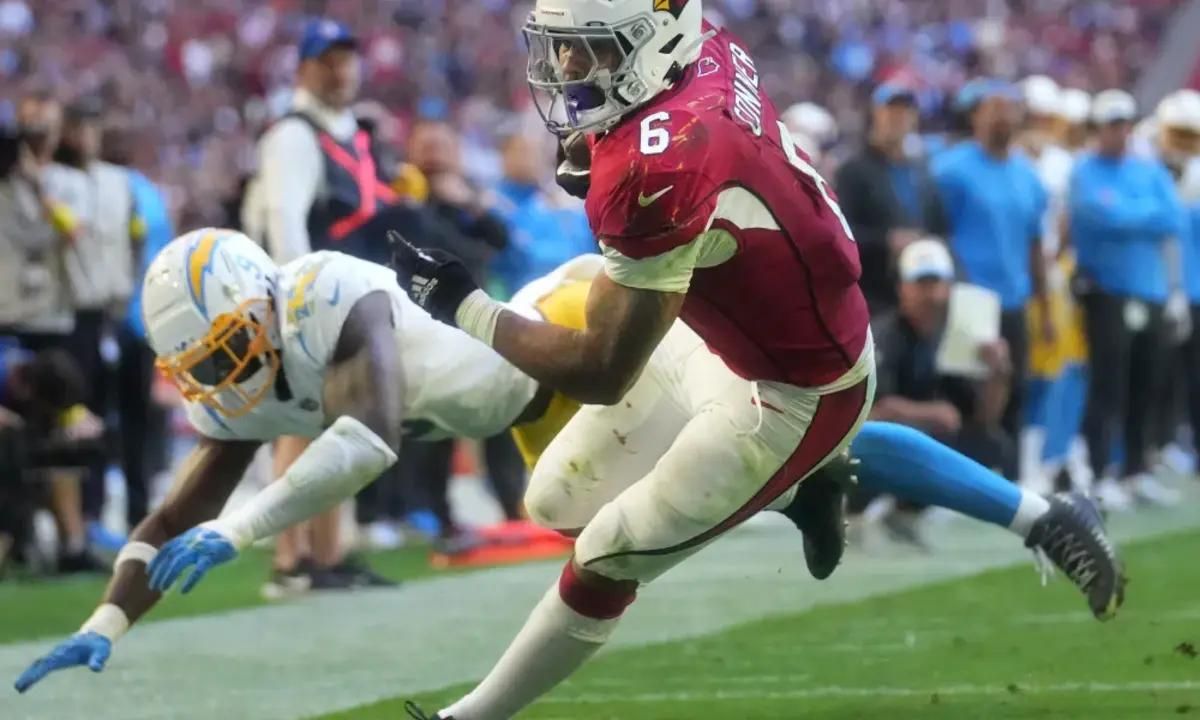 Conner attempts to break a tackle against the Los Angeles Chargers.
