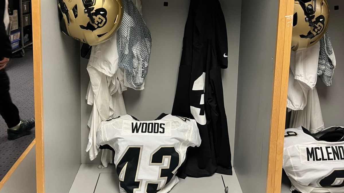 Colorado wearing allwhite 'Gold top' uniforms against Washington State