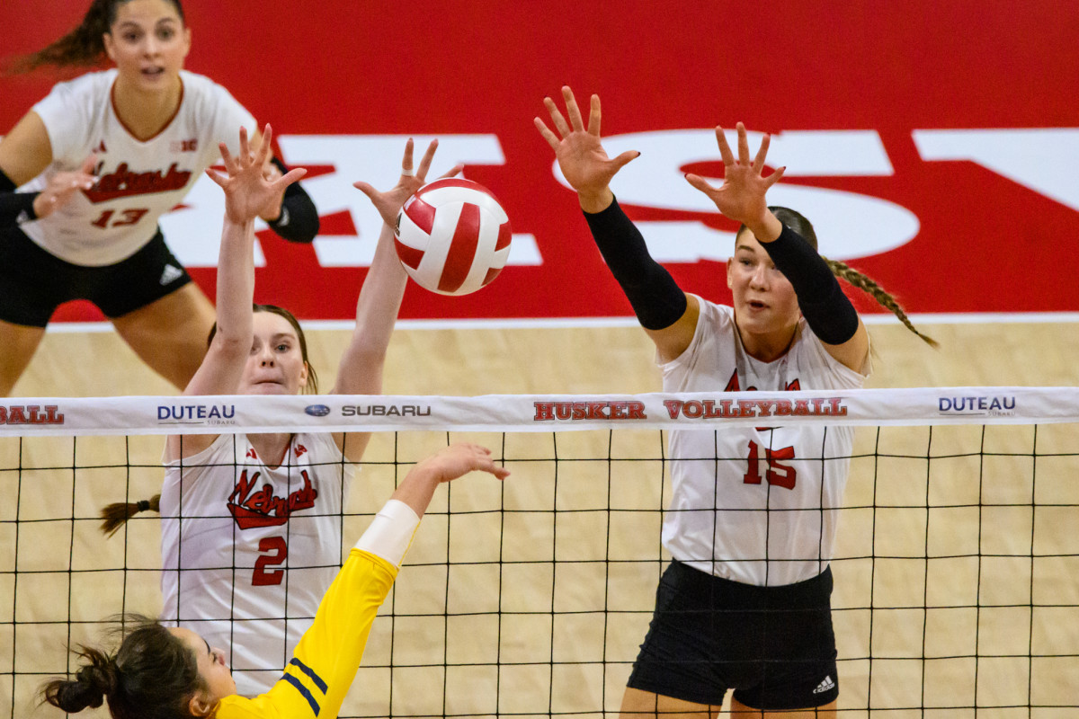 09_Bergen Reilly, Andi Jackson_VB vs Michigan 1117