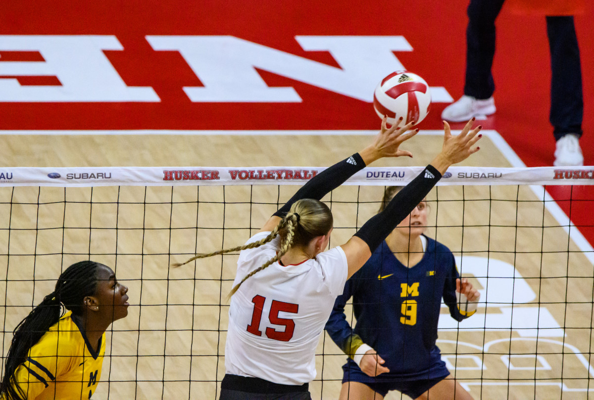 14_Andi Jackson_VB vs Michigan 1117