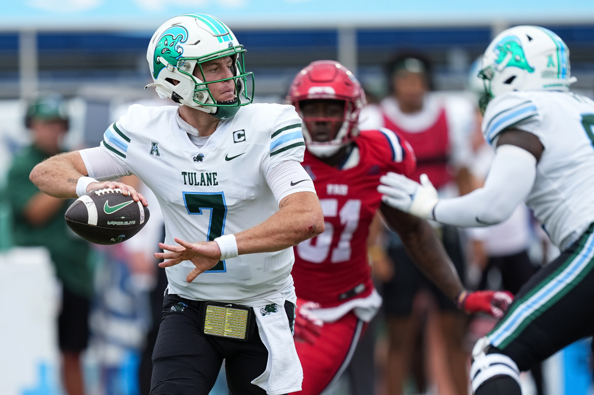 AAC Football 24 Tulane Blowout FAU, Pratt Breaks Program Passing