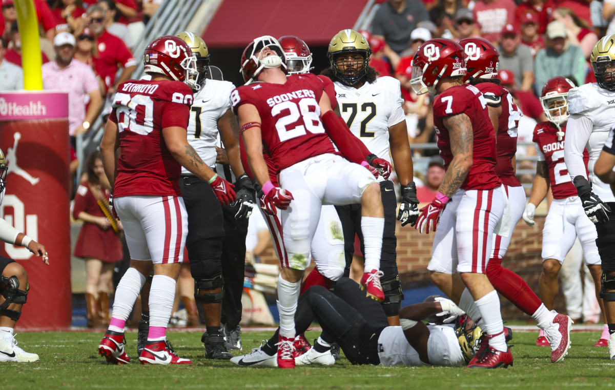 Oct 21, 2023; Norman, Oklahoma, USA; Oklahoma Sooners linebacker Danny Stutsman (28) reacts during the second quarter against the UCF Knights at Gaylord Family-Oklahoma Memorial Stadium. Mandatory Credit: Kevin Jairaj-USA TODAY Sports
