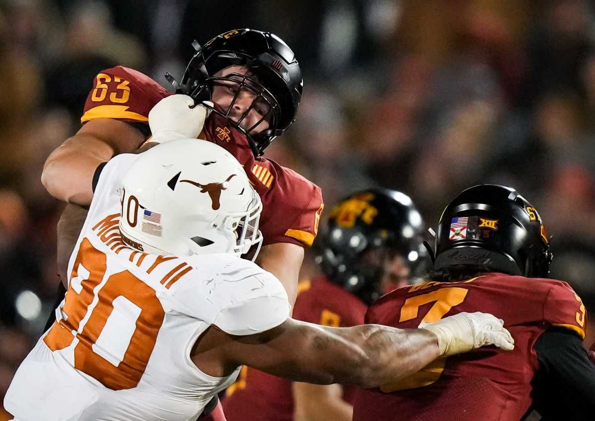 Texas defensive tackle Byron Murphy vs. Iowa State