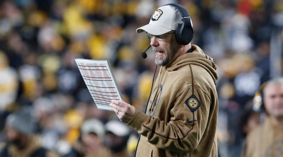 Steelers offensive coordinator Matt Canada calls a play.