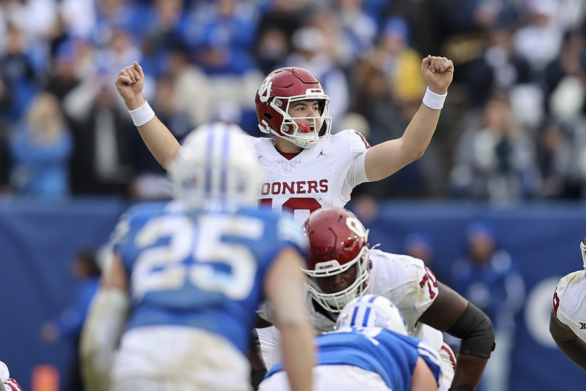 Nov 18, 2023; Provo, Utah, USA; Oklahoma Sooners quarterback Jackson Arnold (10) calls a play against the Brigham Young Cougars in the fourth quarter at LaVell Edwards Stadium. 
