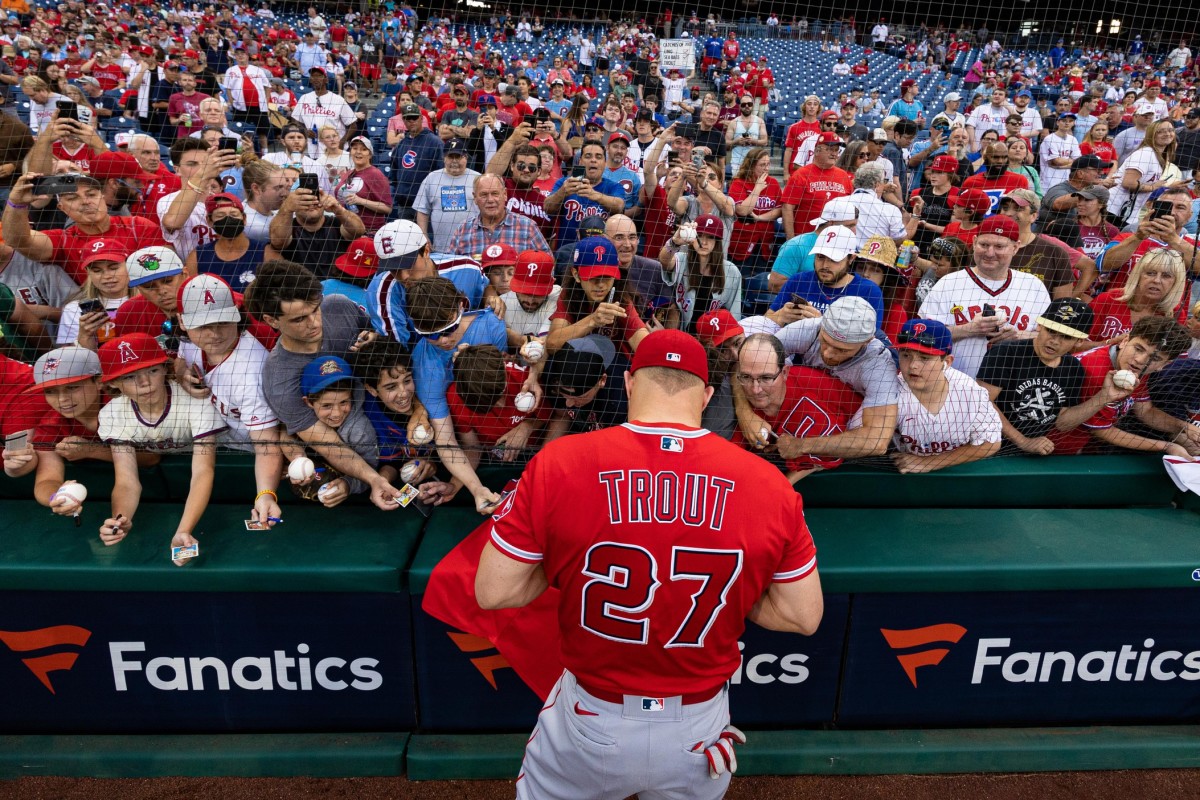 Insider Proposes Angels Trade Mike Trout to Childhood Favorite Team