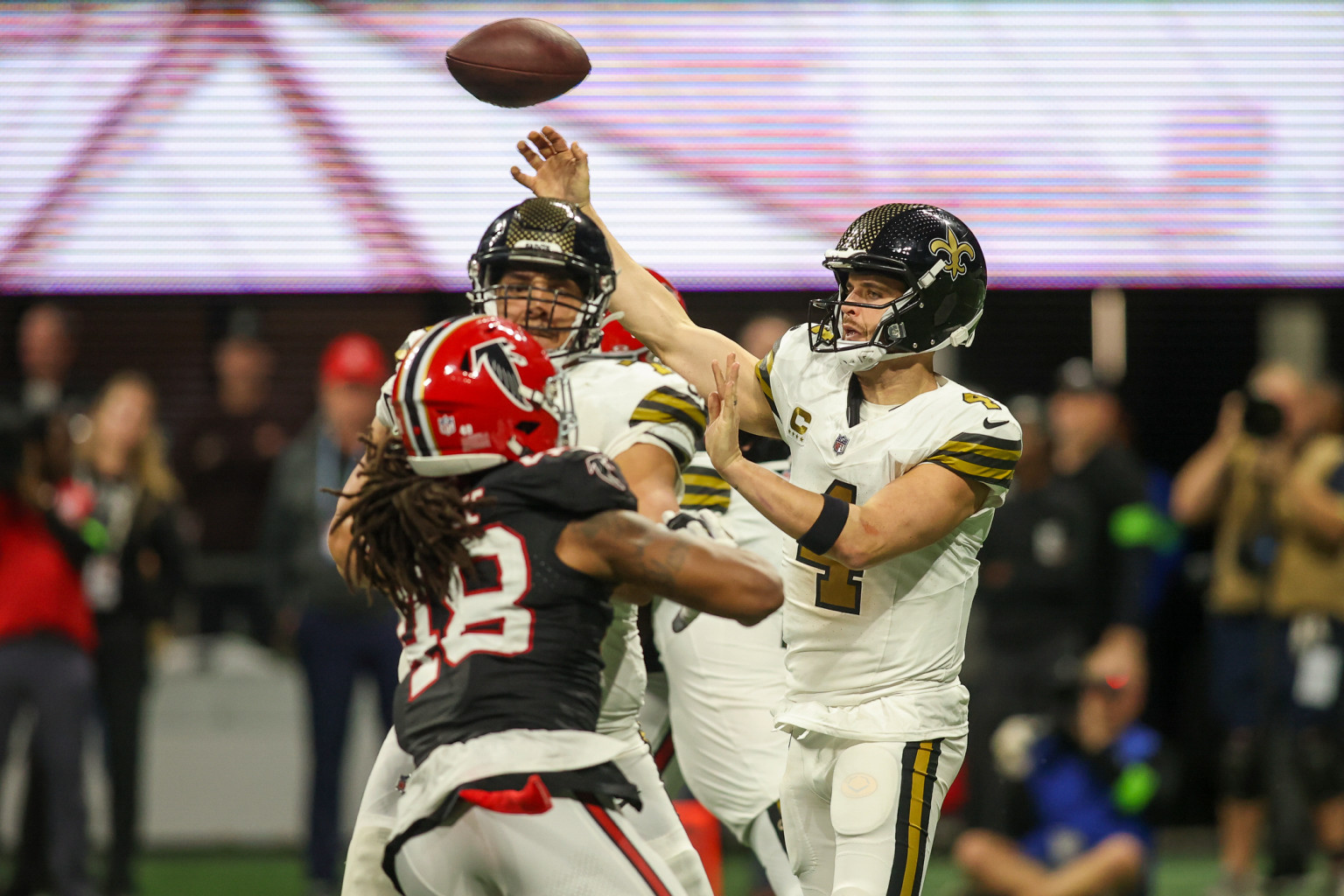 The Atlanta Falcons will play against Derek Carr and the New Orleans Saints this Sunday.