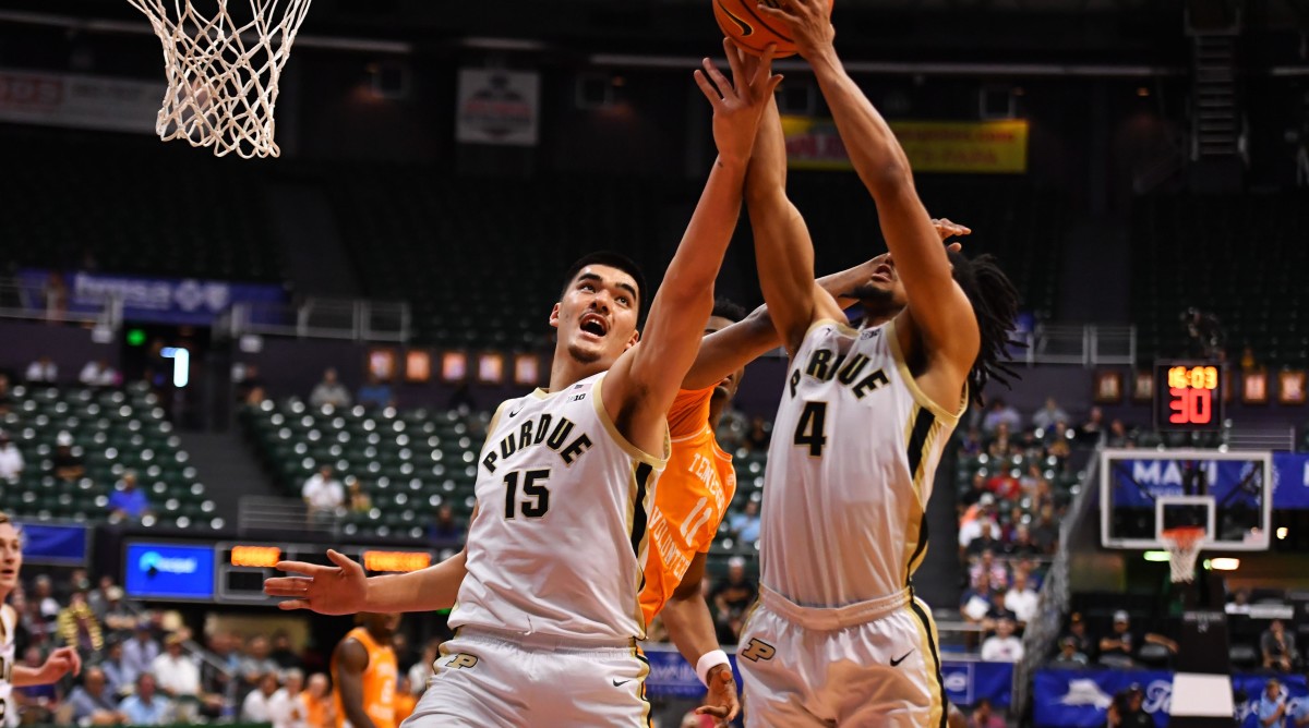 Zach Edey rebounding for Purdue.