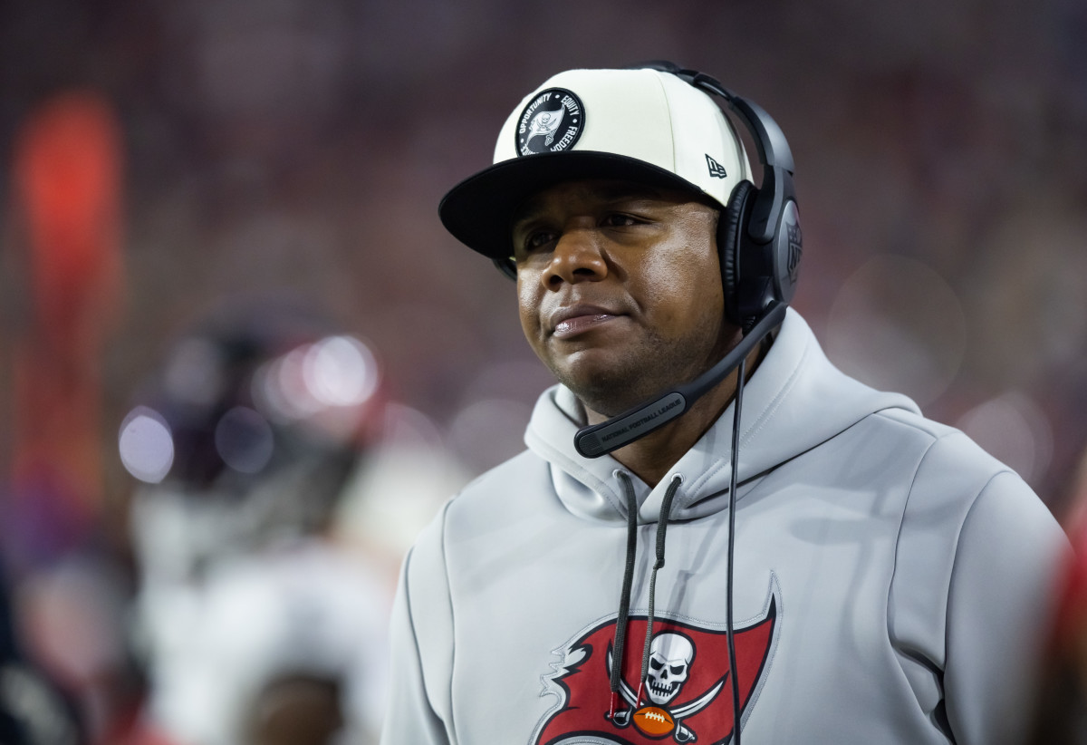 Tampa Bay Buccaneers offensive coordinator Byron Leftwich against the Arizona Cardinals at State Farm Stadium