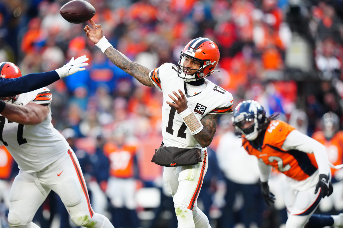 Dorian Thompson-Robinson throws the football