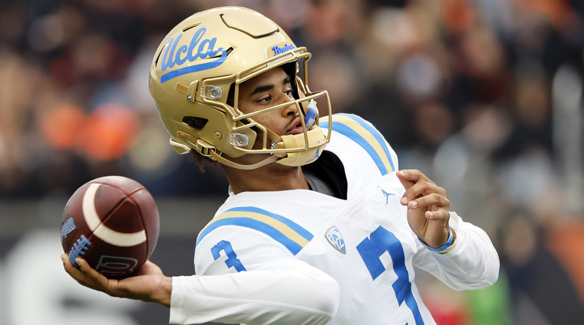 UCLA Bruins quarterback Dante Moore (3) warms up before the game against Oregon State at Reser Stadium.