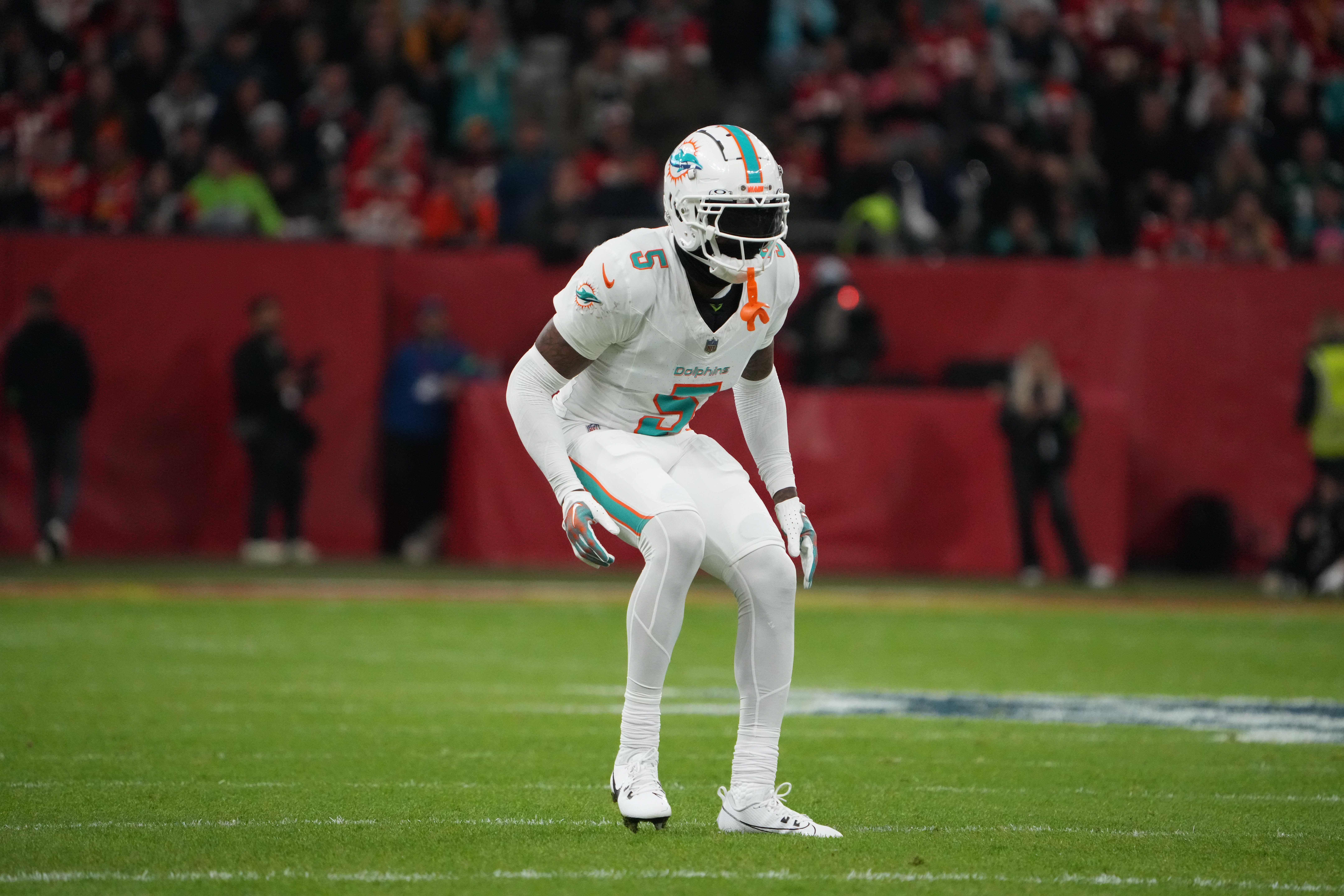 Miami Dolphins cornerback Jalen Ramsey will face off with the Washington Commanders this week. 