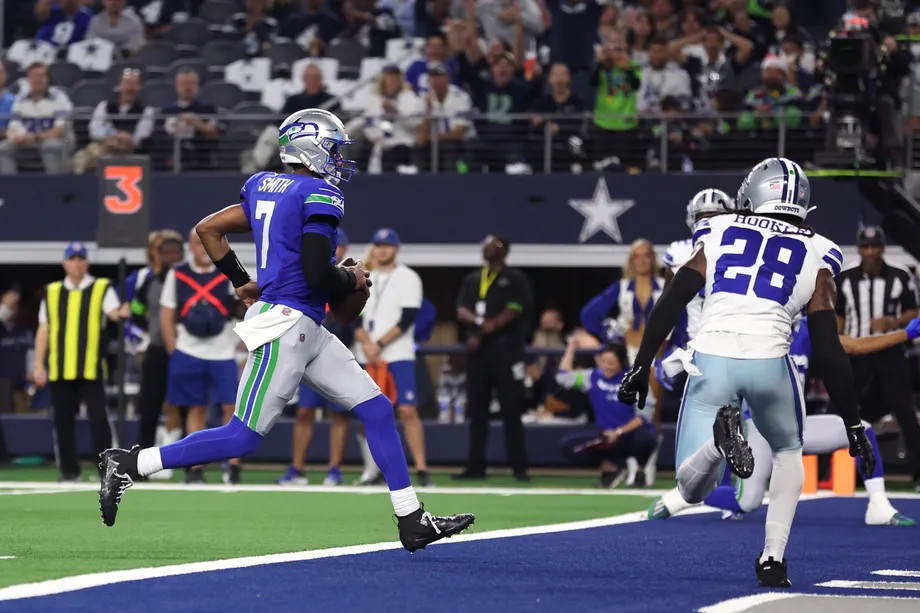 Geno Smith and the Seahawks offense played one of their best games of the season in the loss to the Dallas Cowboys.