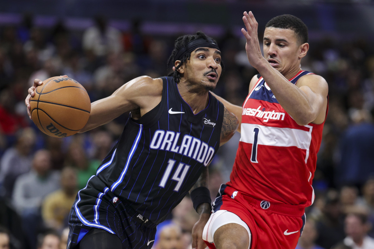 Gary Harris driving to the basket against the Washington Wizards. 