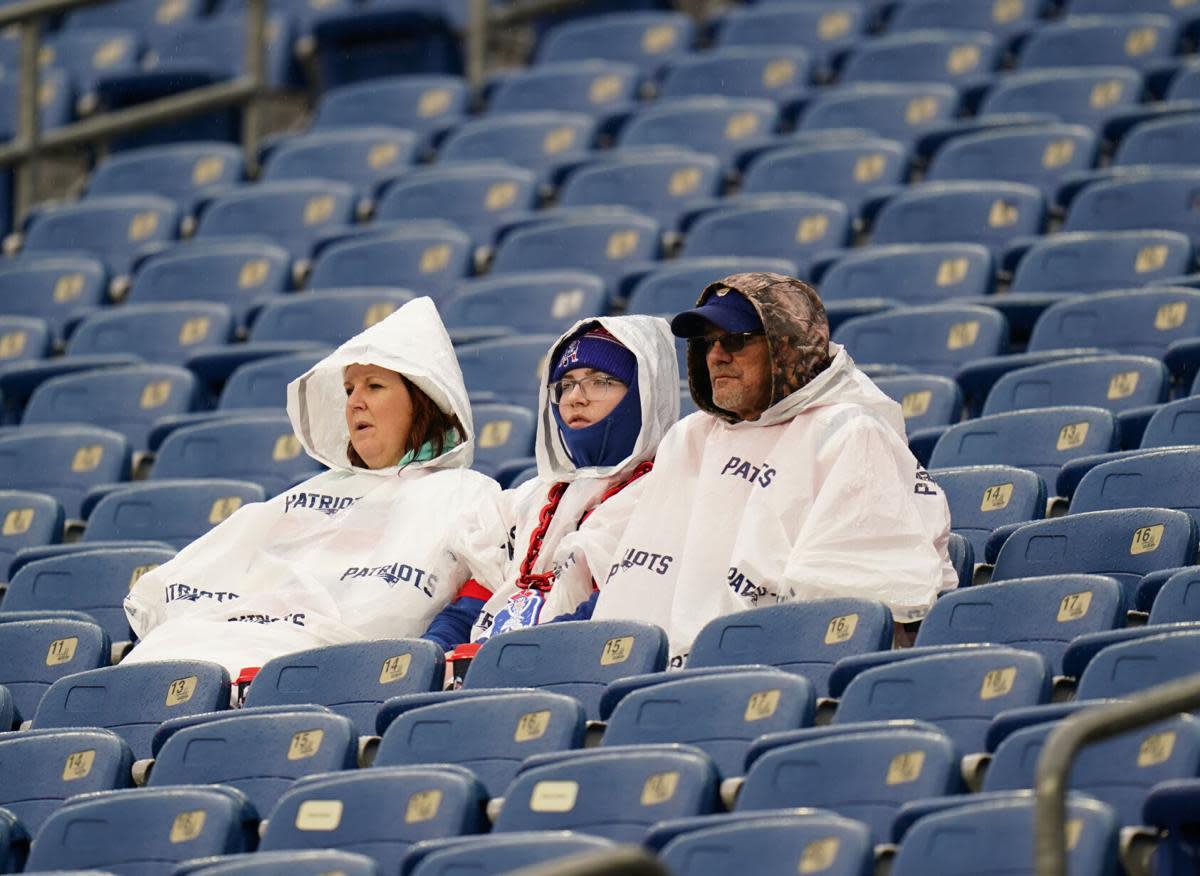 Patriots fans at rainy Gillette Stadium were treated to yet another dismal offensive performance in a shutout loss to the Chargers.