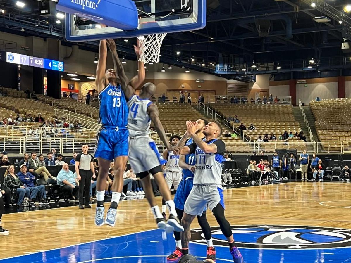 Jett Howard goes up for a strong finish in a G League game against the Texas Legends.